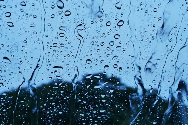 梅雨の部屋干し